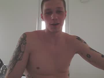 Alive model Miles (Milesgoodboy) cheerfully bonks with sociable magic wand on free xxx cam